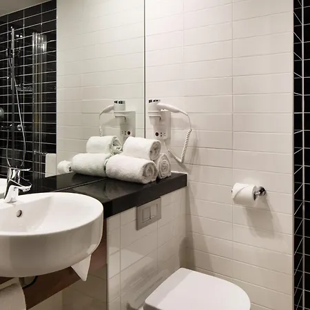 Express - Station By Ihg Hotel 3*