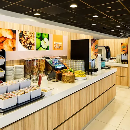 Express - Station By Ihg Hotel 3*