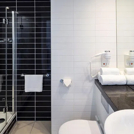Express - Station By Ihg Отель 3*