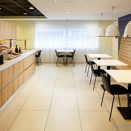 Express - Station By Ihg Отель