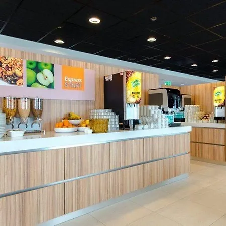 酒店 鹿特丹中央车站智选假日酒店 3*