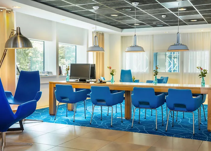 Отель Express - Station By Ihg