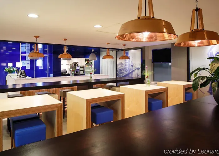 Express - Station By Ihg Отель 3*