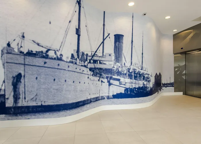 Express - Station By Ihg Szálloda 3*